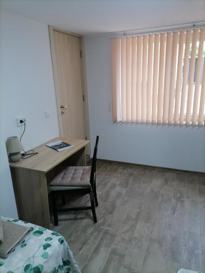 Cosy Apartment With A Sunny Balcony In Várna Kültér fotó