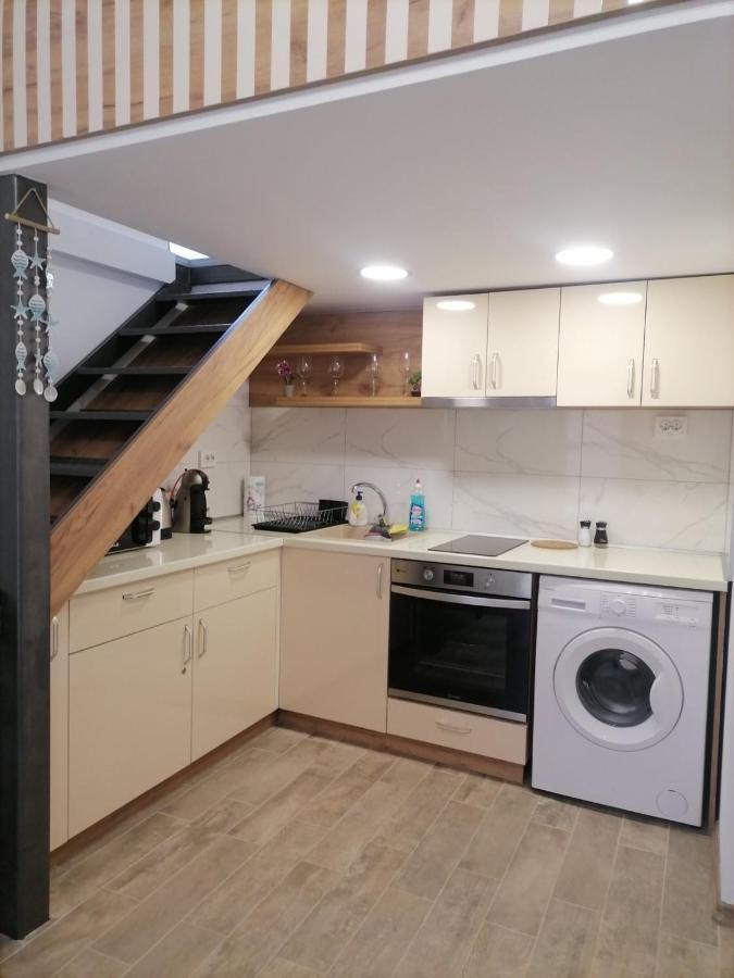 Cosy Apartment With A Sunny Balcony In Várna Kültér fotó